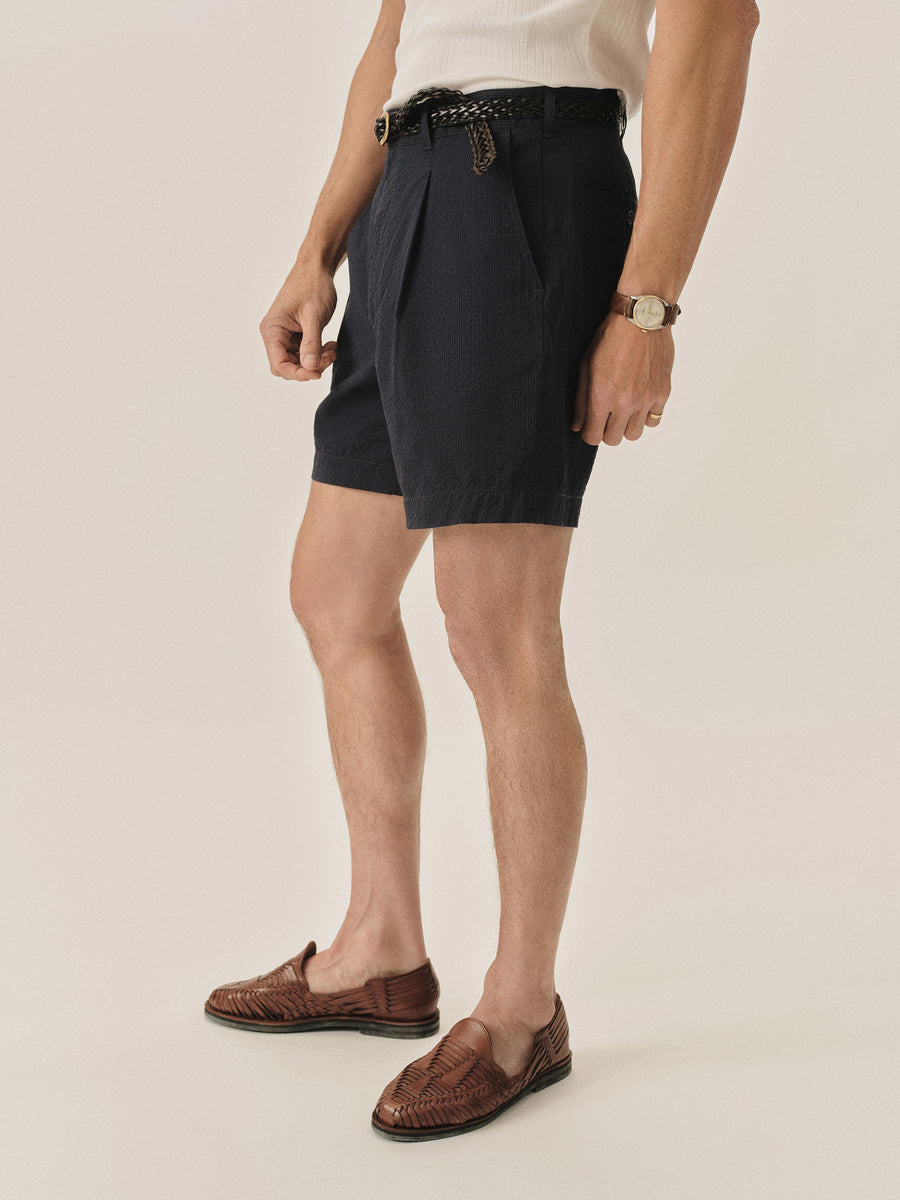 6" Lightweight Seersucker Carry-On Pleated Short